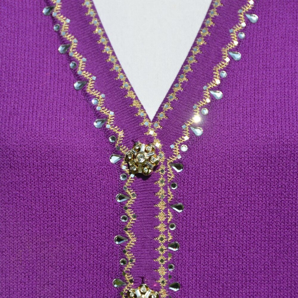 St. John Size 12 Magenta jacket with embellishments & beautiful crystal buttons - Picture 2 of 2